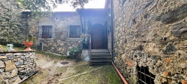 appartamento in vendita a Sarzana in zona Falcinello