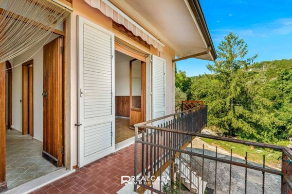 casa indipendente in vendita a Sarzana