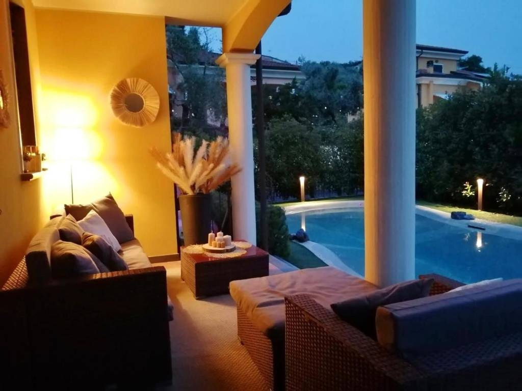 casa indipendente in vendita a Sarzana