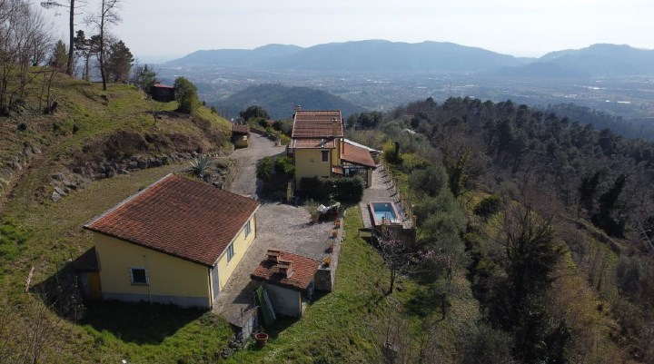 casa indipendente in vendita a Sarzana