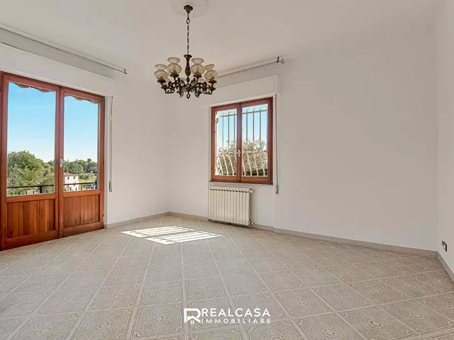 casa indipendente in vendita a Sarzana