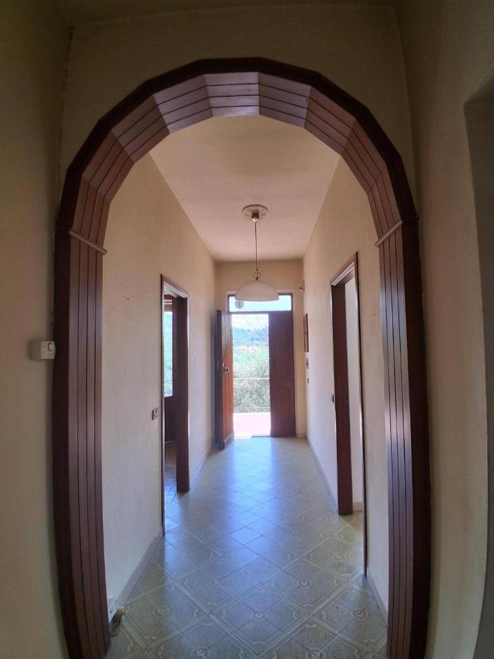 casa indipendente in vendita a Sarzana