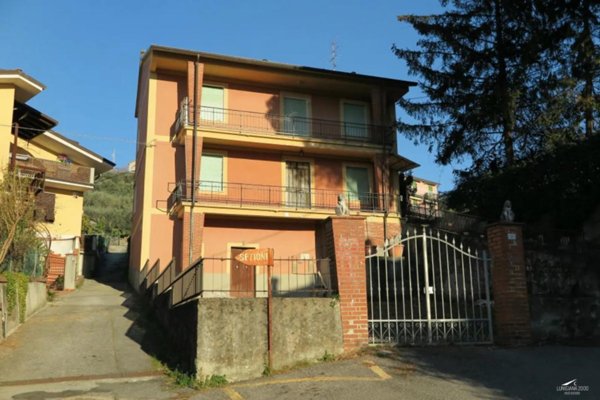 casa indipendente in vendita a Sarzana