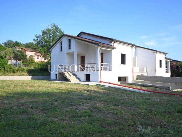 casa indipendente in vendita a Sarzana in zona Falcinello