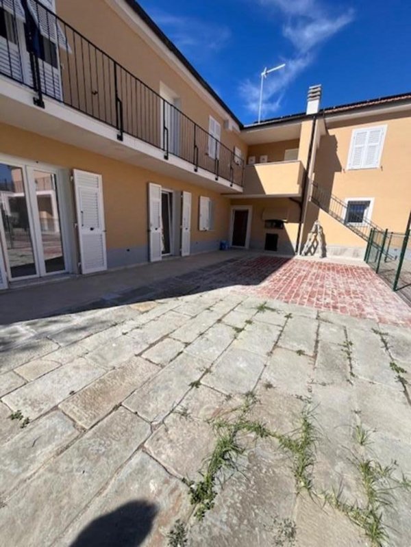 casa semindipendente in vendita a Sarzana