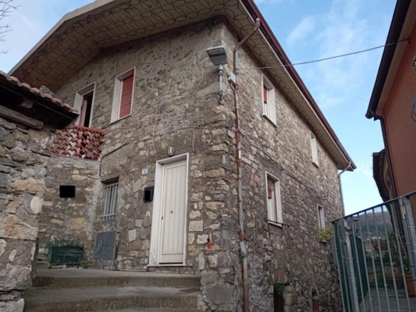 appartamento in vendita a Sarzana in zona Falcinello