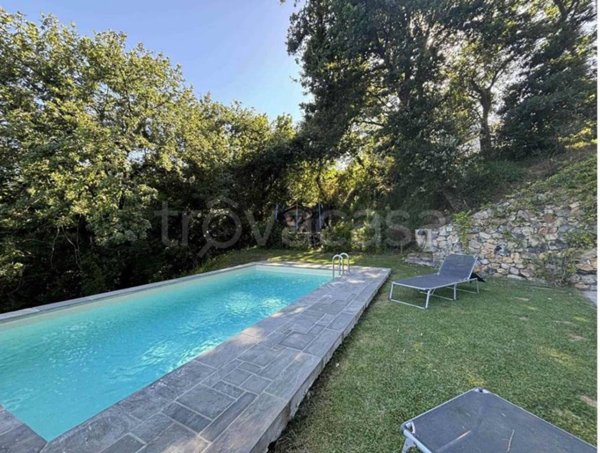 casa indipendente in vendita a Sarzana