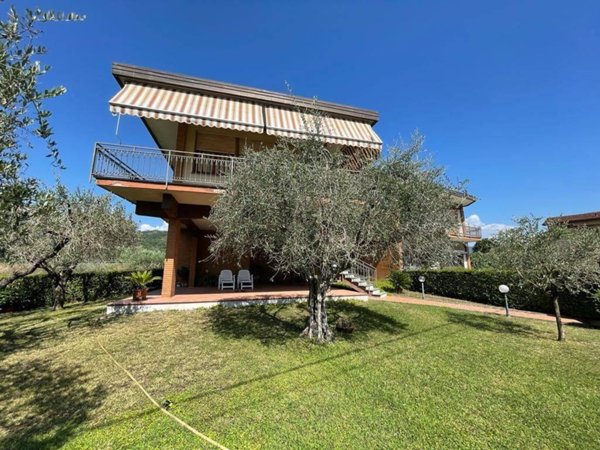 casa indipendente in vendita a Sarzana