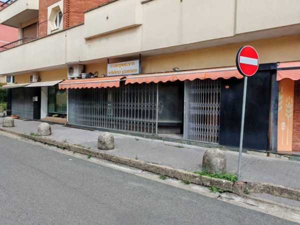 negozio in vendita a Sarzana