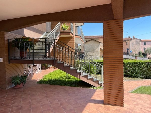 casa indipendente in vendita a Sarzana