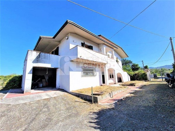 casa indipendente in vendita a Sarzana in zona San Lazzaro