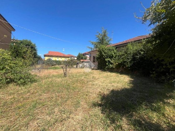casa indipendente in vendita a Sarzana