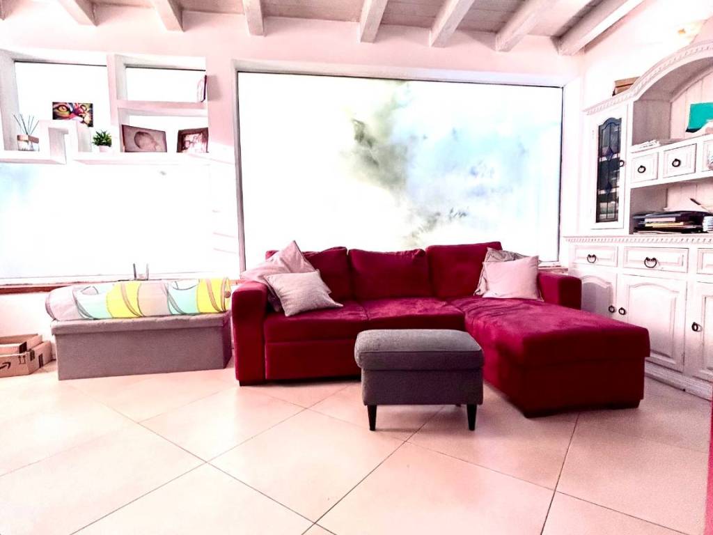 casa indipendente in vendita a Sarzana