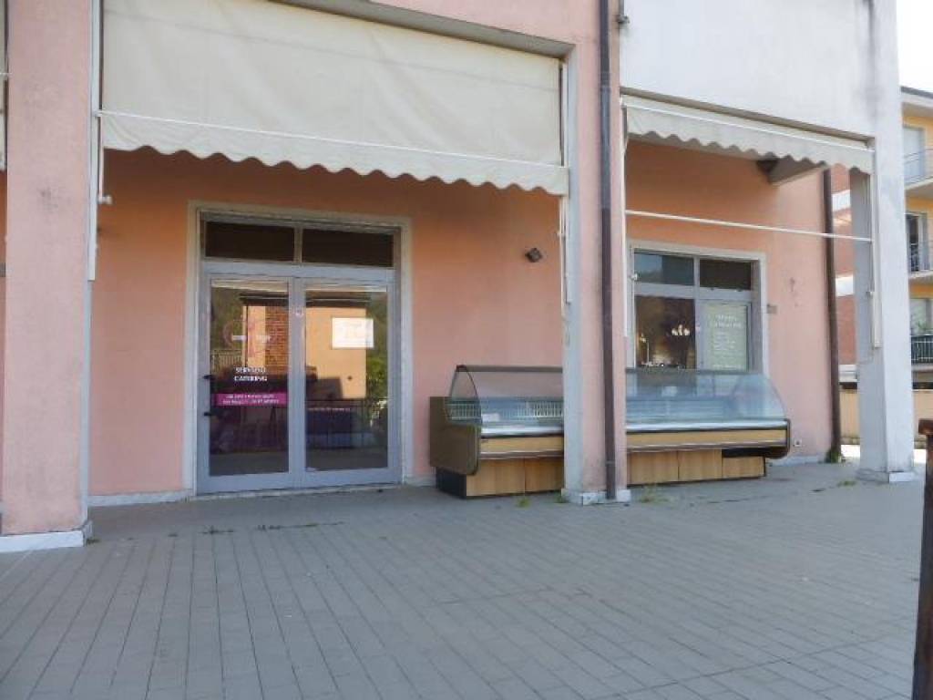 negozio in vendita a Sarzana