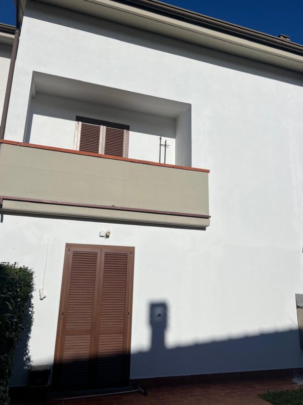 casa indipendente in vendita a Sarzana