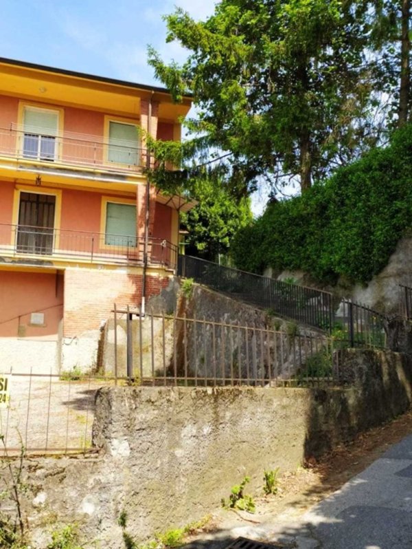 casa indipendente in vendita a Sarzana in zona Falcinello