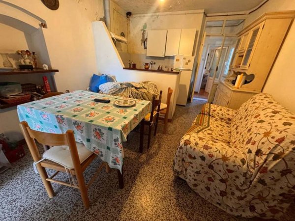 appartamento in vendita a Sarzana in zona Falcinello