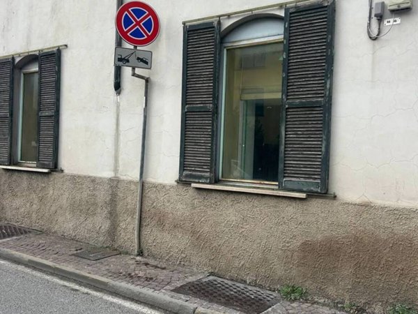 negozio in vendita a Sarzana
