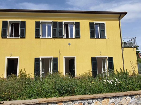 appartamento in vendita a Sarzana in zona Falcinello