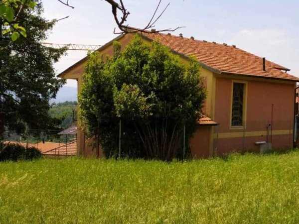 casa indipendente in vendita a Sarzana in zona Falcinello