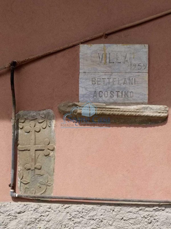 casa indipendente in vendita a Sarzana in zona Falcinello