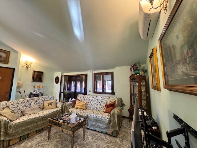 appartamento in vendita a Sarzana