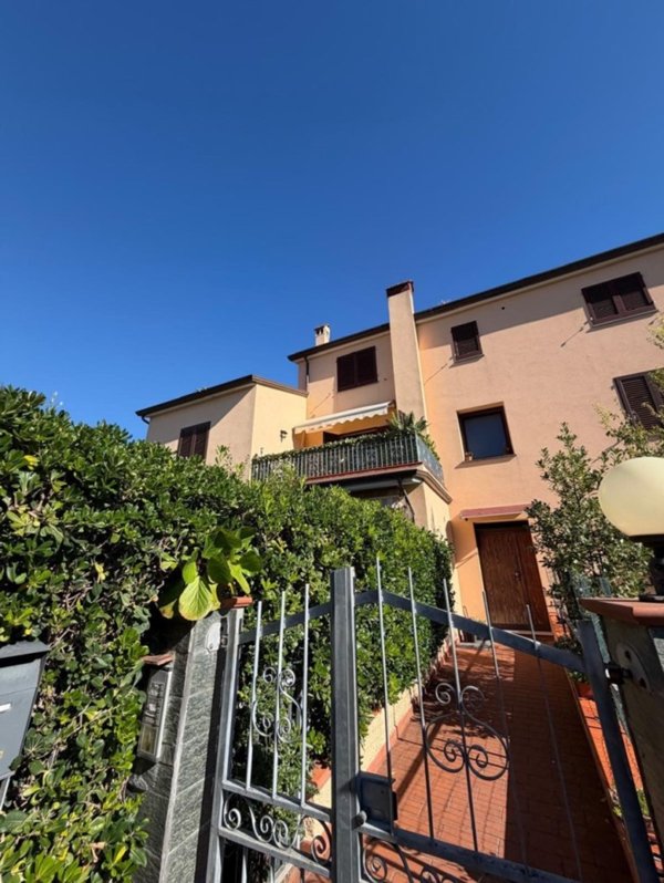 appartamento in vendita a Sarzana in zona San Lazzaro