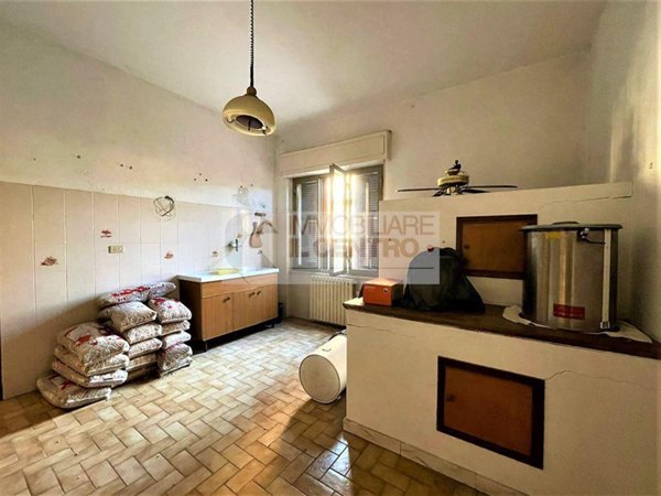 casa indipendente in vendita a Sarzana
