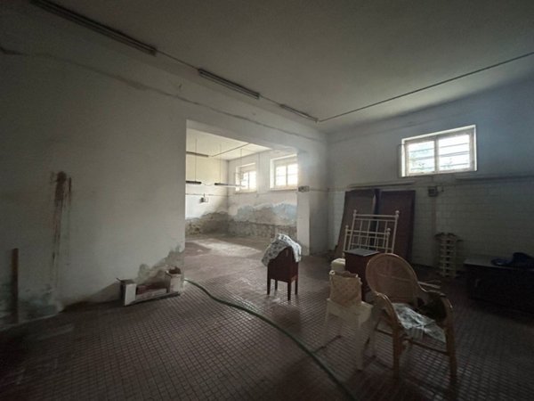 negozio in vendita a Sarzana