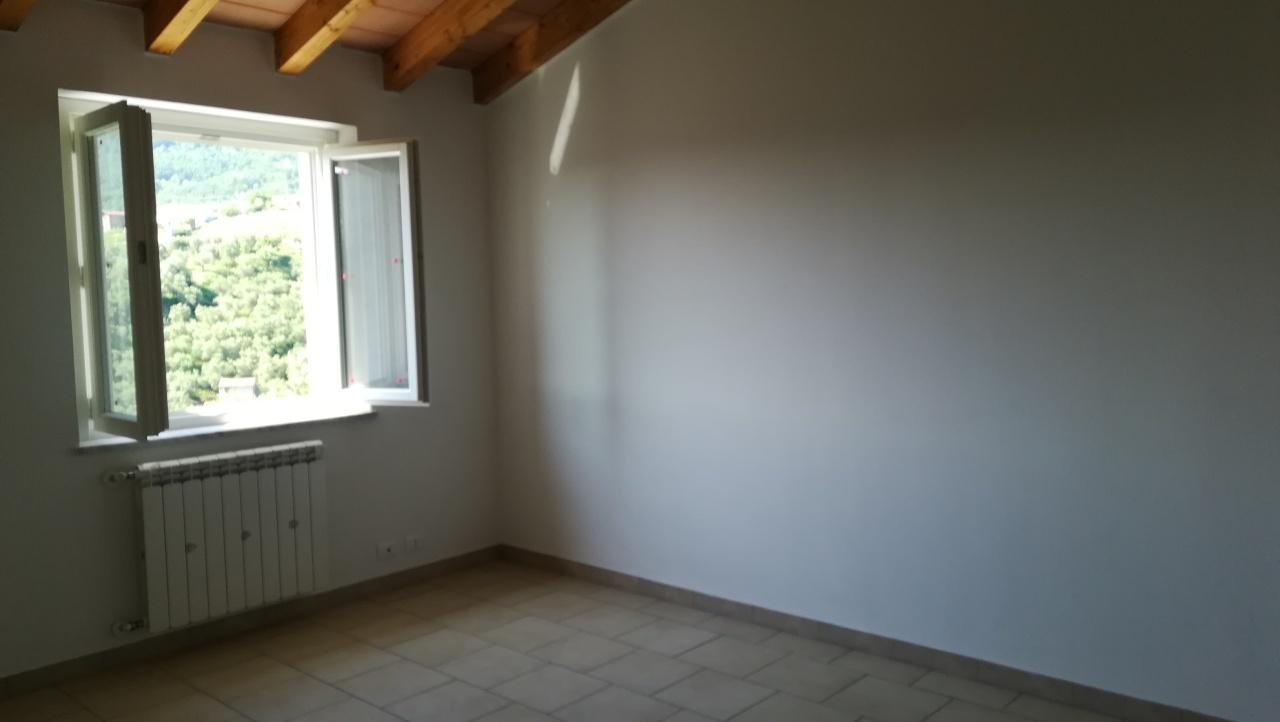 appartamento in vendita a Sarzana in zona Falcinello