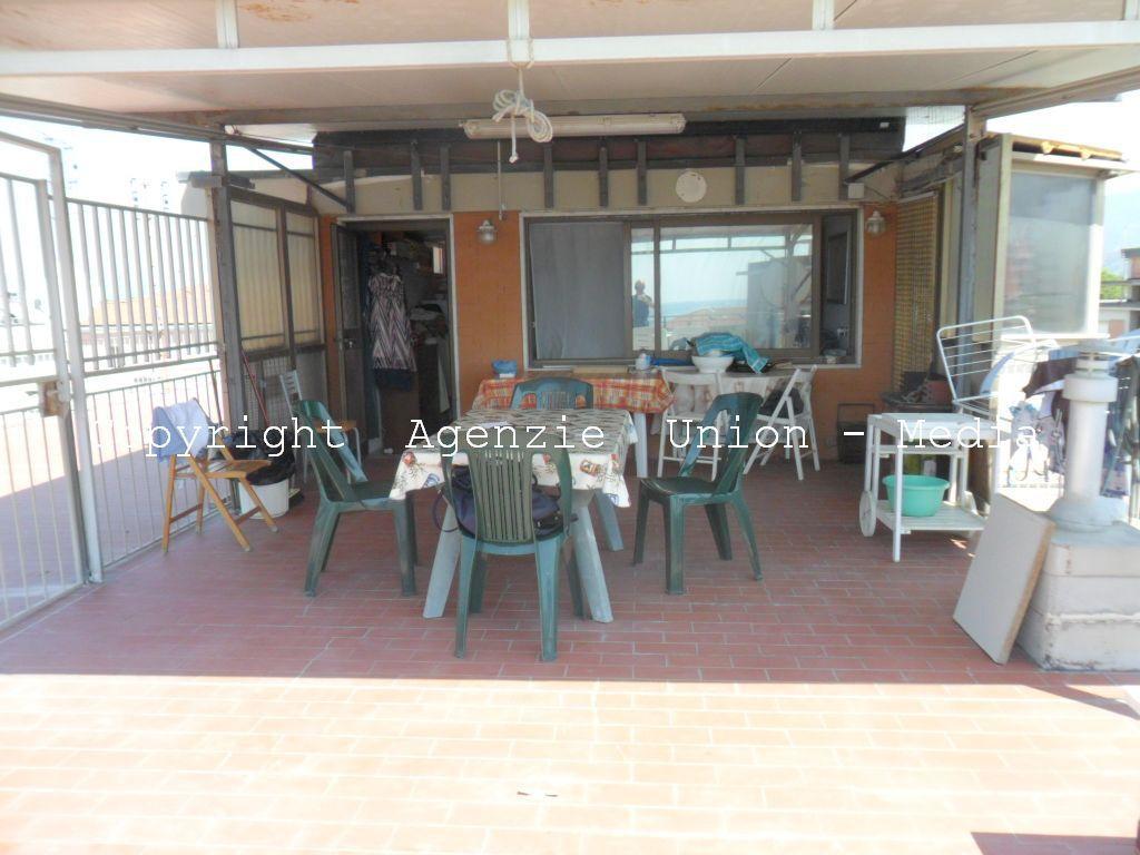 appartamento in vendita a Sarzana in zona Marinella di Sarzana