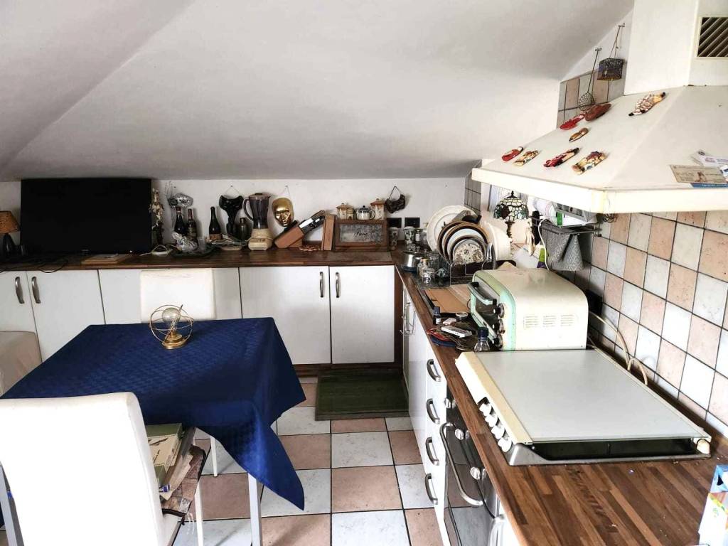 appartamento in vendita a Sarzana in zona Falcinello
