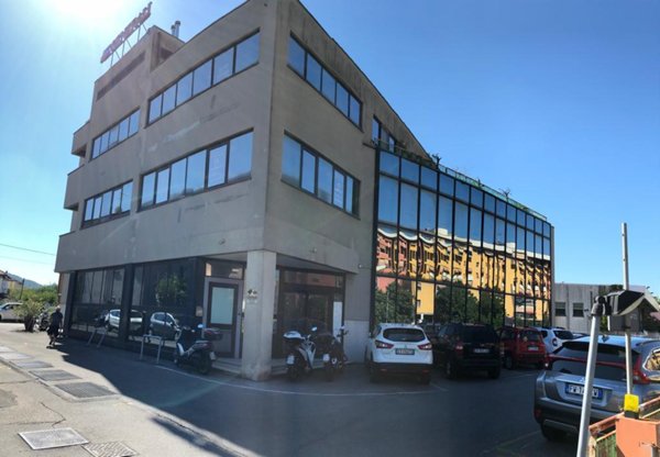 ufficio in vendita a Sarzana