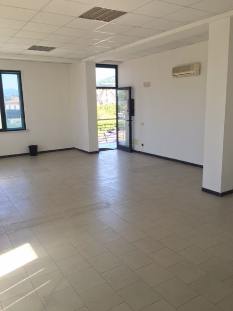 ufficio in vendita a Sarzana