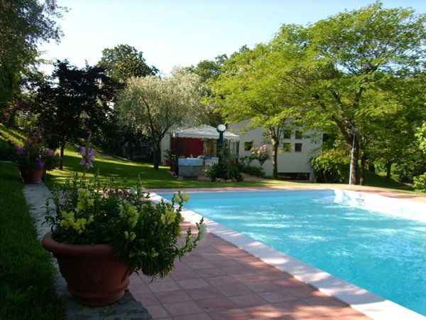 casa indipendente in vendita a Sarzana