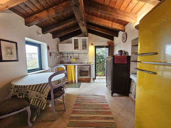 casa indipendente in vendita a Sarzana in zona Falcinello