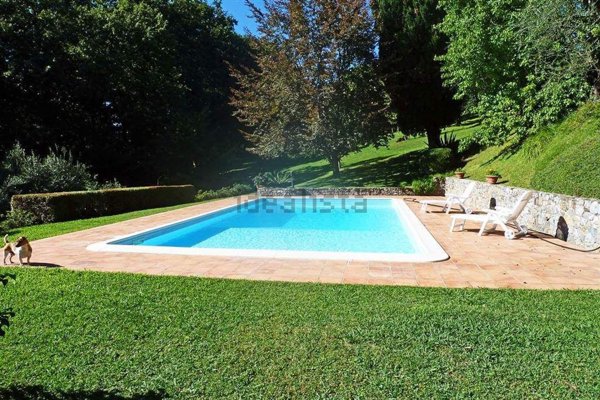 casa indipendente in vendita a Sarzana