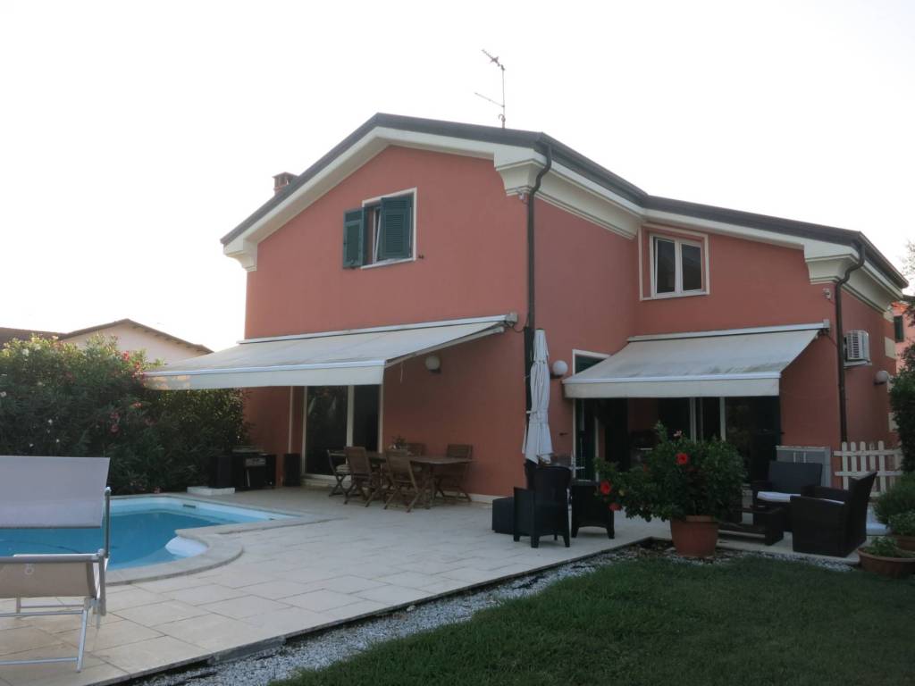 casa indipendente in vendita a Sarzana in zona San Lazzaro