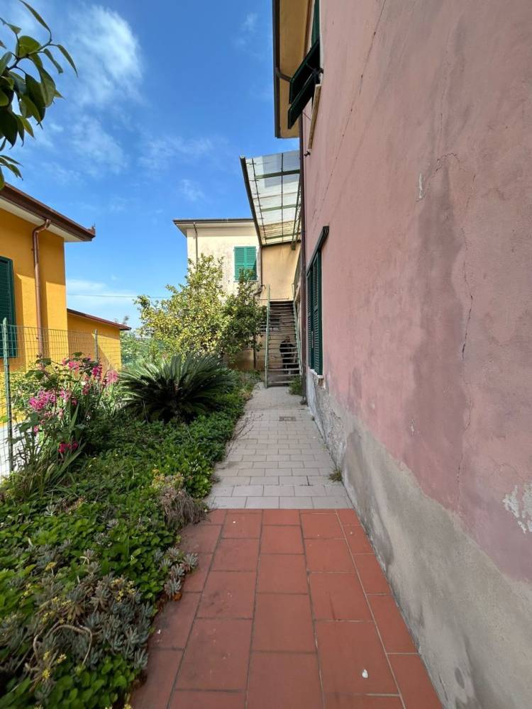 appartamento in vendita a Sarzana