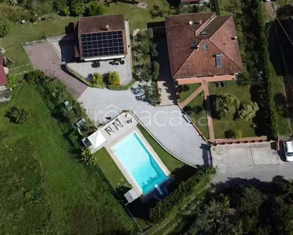 casa indipendente in vendita a Sarzana