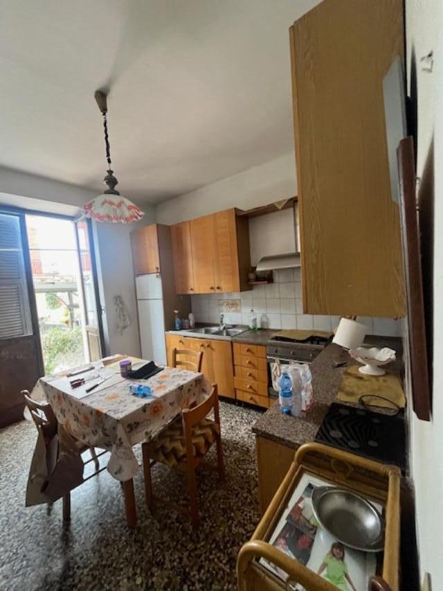 casa indipendente in vendita a Sarzana