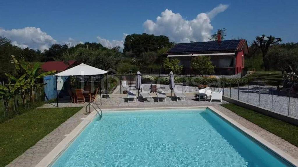 casa indipendente in vendita a Sarzana