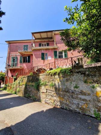 casa indipendente in vendita a Sarzana
