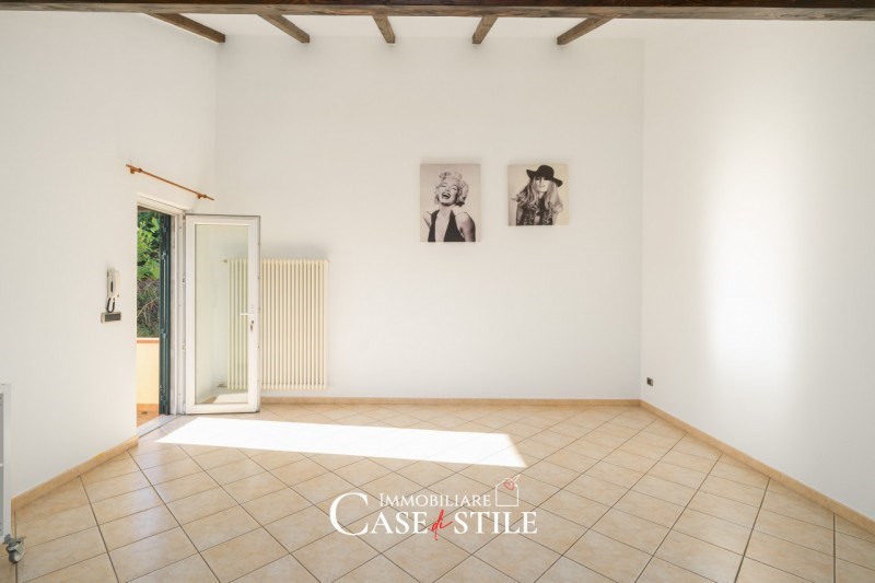 casa indipendente in vendita a Sarzana