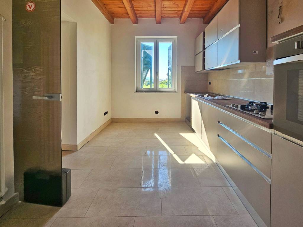 appartamento in vendita a Sarzana in zona Falcinello