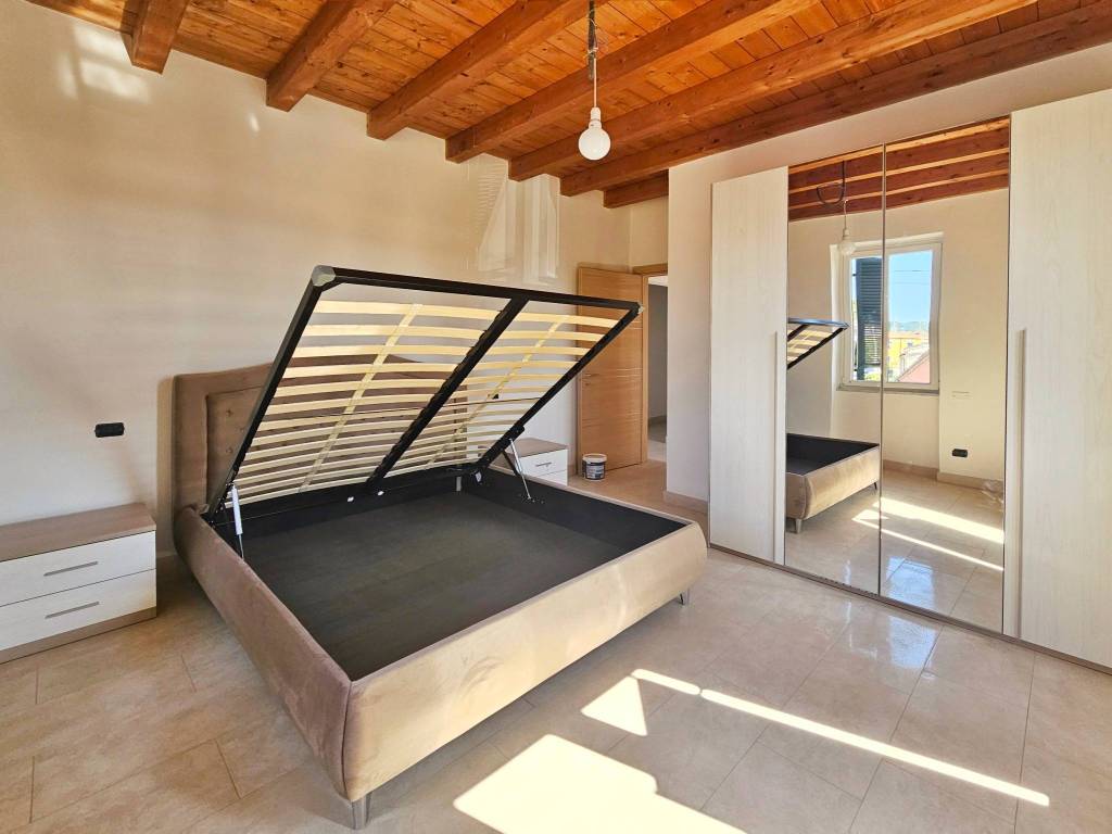 appartamento in vendita a Sarzana in zona Falcinello