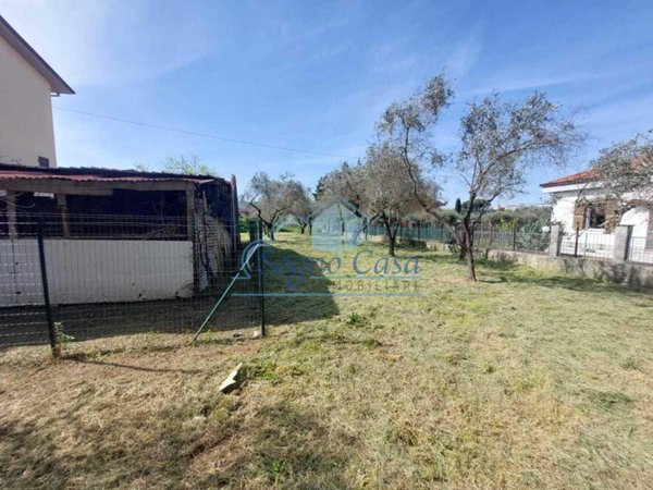 casa indipendente in vendita a Sarzana