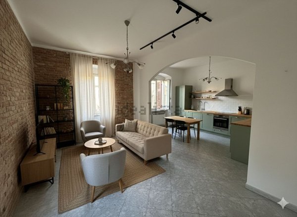 casa indipendente in vendita a Sarzana