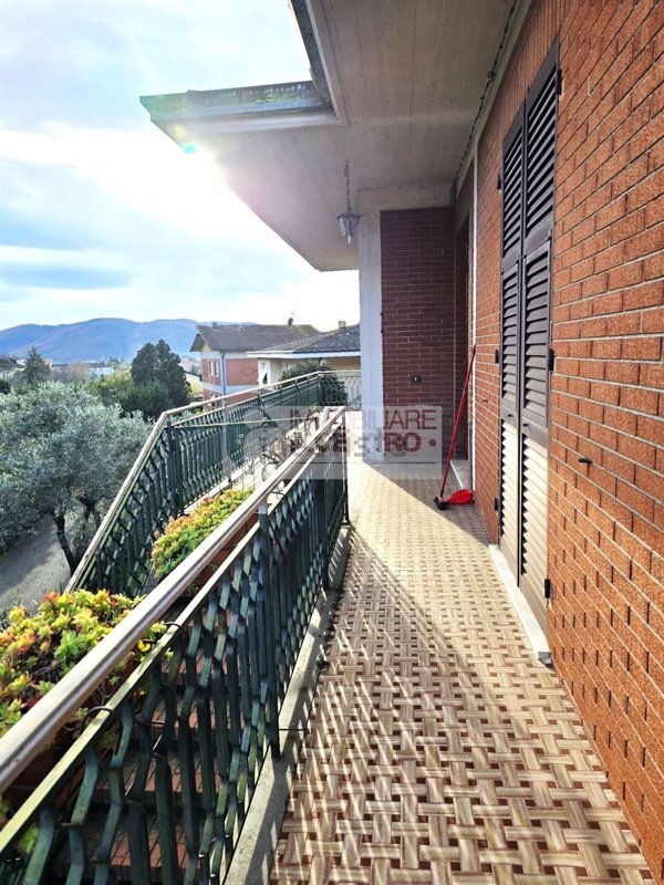 casa indipendente in vendita a Sarzana