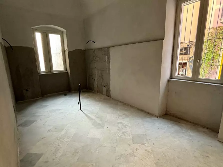 locale commerciale in vendita a Sarzana